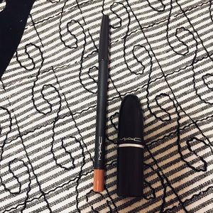 MAC Creamsheen Lipstick+ Lip Pencil (Sending Love)